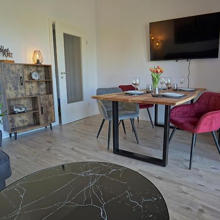 شقة "Hogulu" Brandenburg, Balkon, Neustadt, Kueche, Wassernaehe - Parkplatz Inklusive Brandenburg  الغرفة الصورة