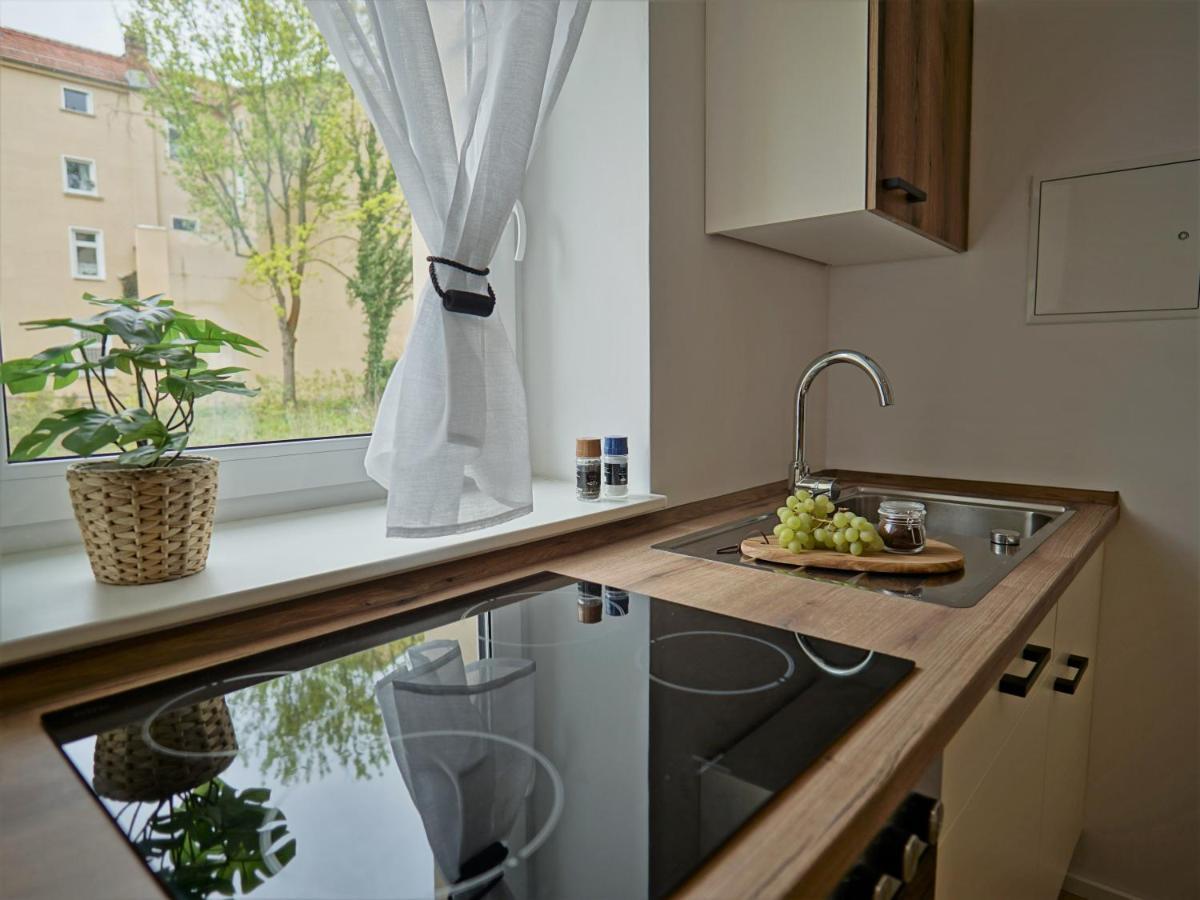 شقة "Hogulu" Brandenburg, Balkon, Neustadt, Kueche, Wassernaehe - Parkplatz Inklusive Brandenburg  المظهر الخارجي الصورة